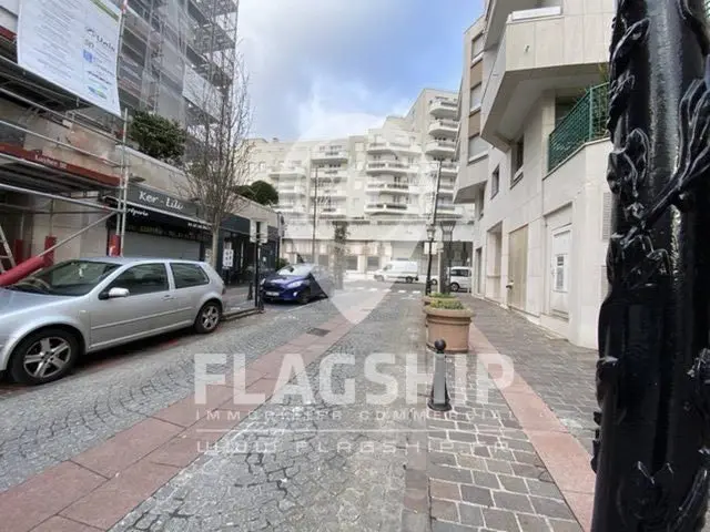 Location — commerce Courbevoie Courbevoie