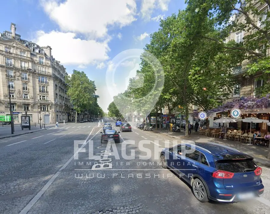 Location — commerce Paris Courcelles