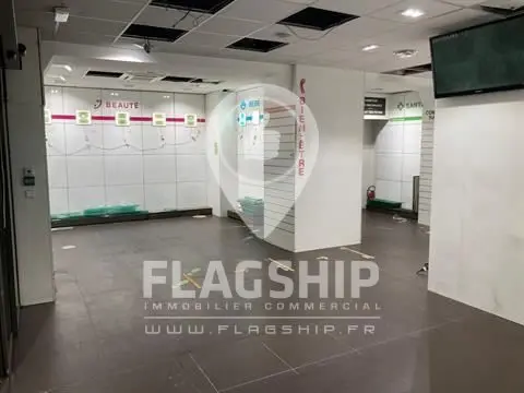 Location — commerce Paris Olympiades/bnf