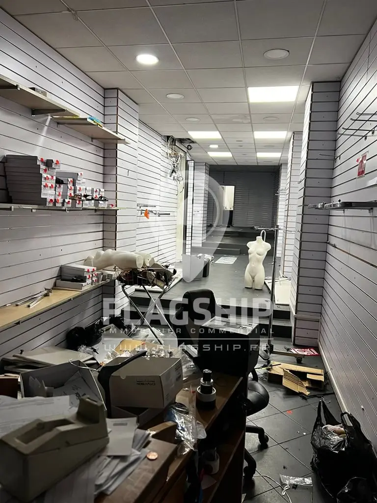Murs à vendre — commerce Paris Stalingrad