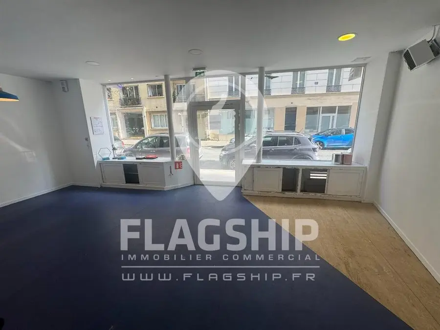 Location — commerce Paris Quartier Latin