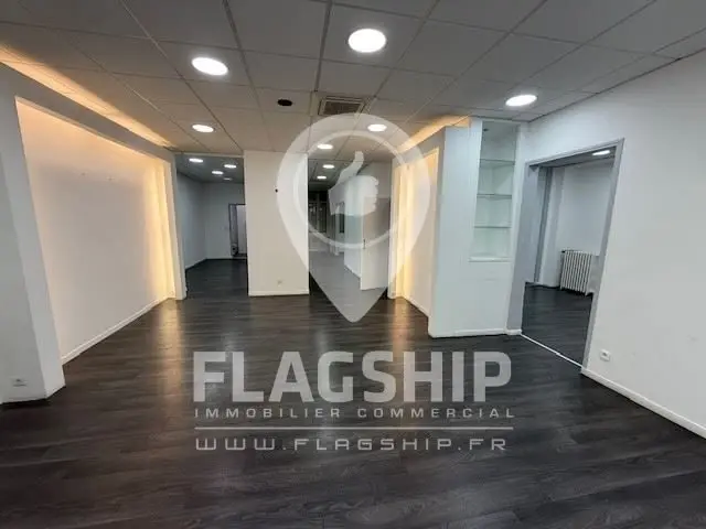 Location — commerce Paris Wagram
