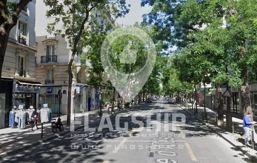 Location — commerce Paris Alesia