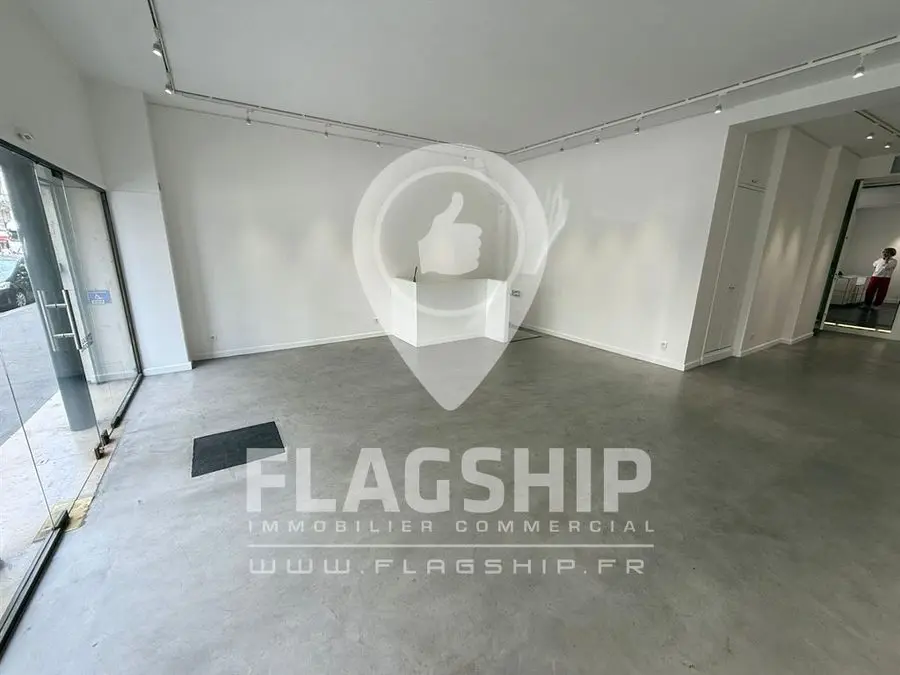 Location — commerce Paris Rambuteau