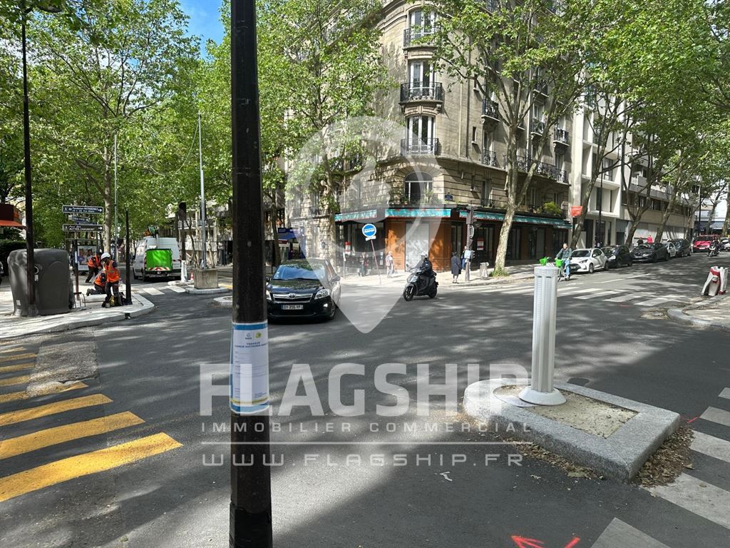Location Commerce Paris 19 75019