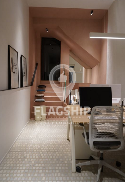 Location Bureaux Paris 9 75009 METROS ANVERS ET SAINT GEORGES