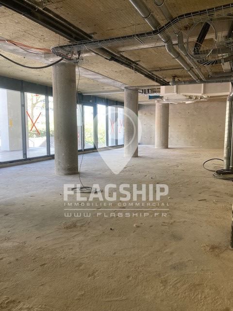 commerce en location sur PUTEAUX (92800)