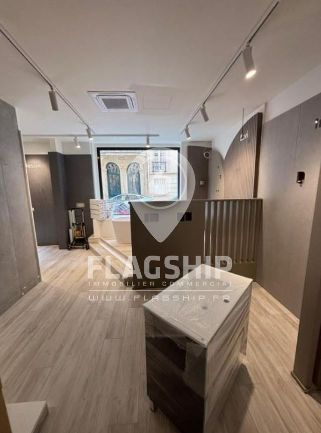 commerce en location sur PARIS (75007)