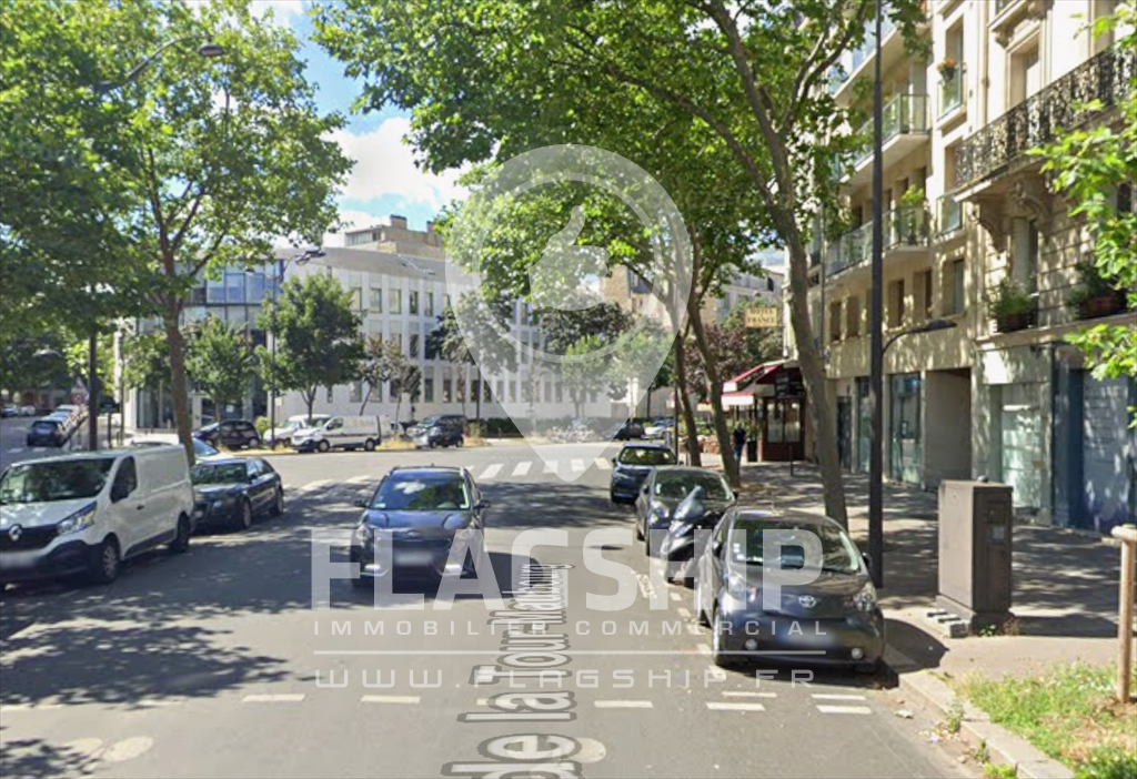commerce en location sur PARIS (75007)