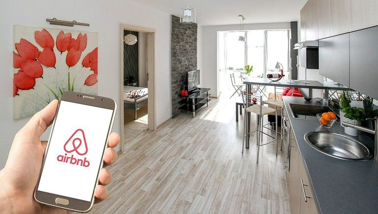 Un immeuble de bureaux transformé en hôtel de luxe. Ces exemples illustrent la tendance croissante de transformer des locaux commerciaux ou de bureau en hébergement hôtelier, une opportunité à ne pas 