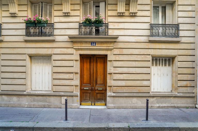 Vente de murs commerciaux à Paris et calcul de la plus-value de cession
