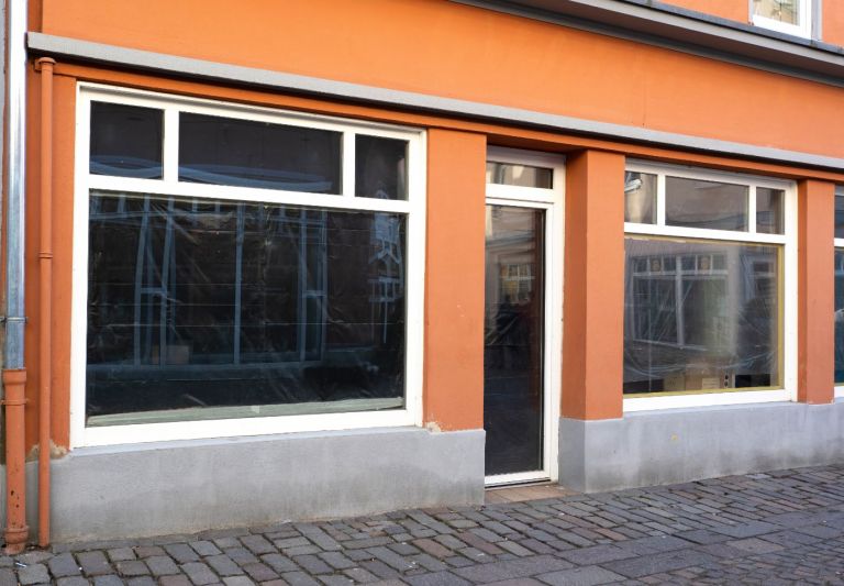 Rue commercante parisienne et boutiques - repartition des charges du bail commercial entre bailleur et locataire