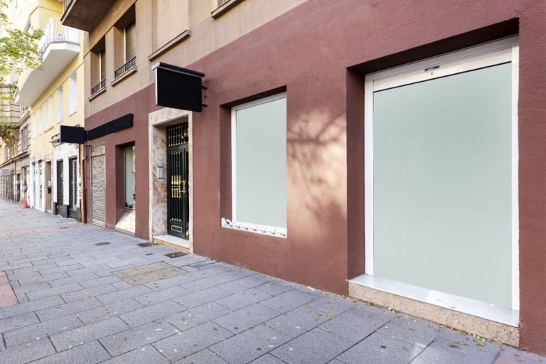 Local commercial à Paris — refacturation de la taxe foncière au locataire d'un bail commercial